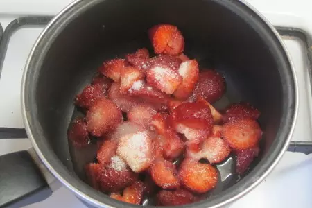 Пирожное "сердечки" с клубничным муссом.: шаг 7