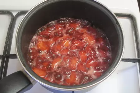 Пирожное "сердечки" с клубничным муссом.: шаг 8