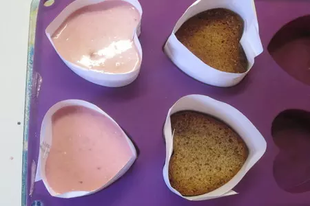 Пирожное "сердечки" с клубничным муссом.: шаг 11