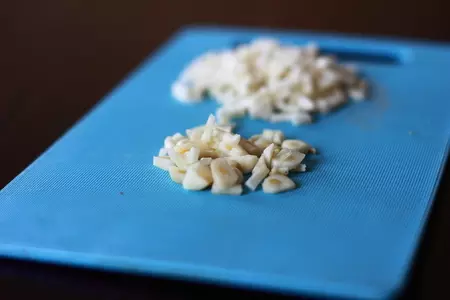 Стир-фрай из курицы с грибами и сладким перцем: шаг 2