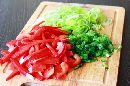 Стир-фрай из курицы с грибами и сладким перцем: шаг 3