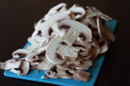 Стир-фрай из курицы с грибами и сладким перцем: шаг 4