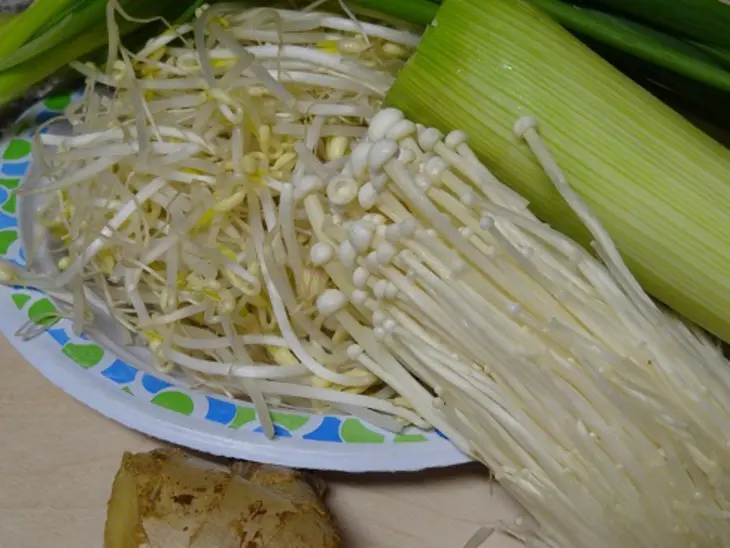 Суп с мясными шариками и грибами: шаг 2
