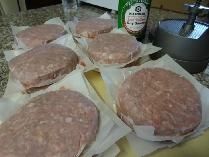 Гамбургеры или вкусно киккоманимся: шаг 4