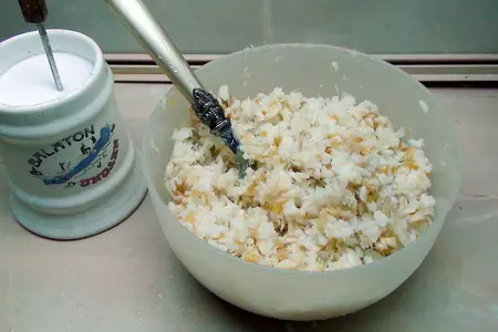 Пирог с рыбой, рисом и жареным луком: шаг 3