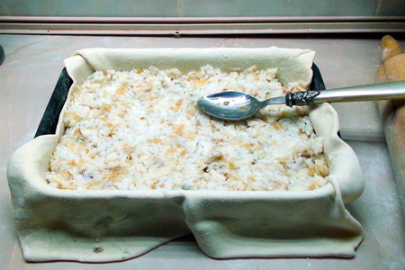 Пирог с рыбой, рисом и жареным луком: шаг 4