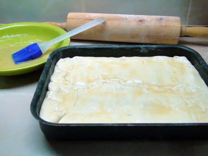 Пирог с рыбой, рисом и жареным луком: шаг 5