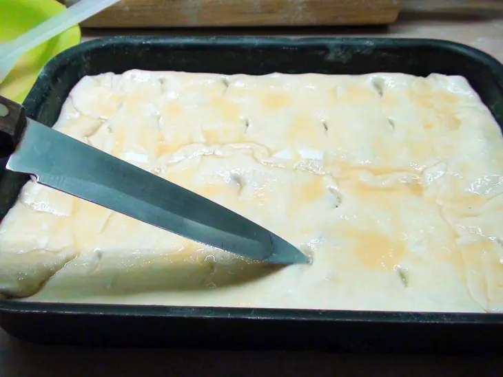 Пирог с рыбой, рисом и жареным луком: шаг 6