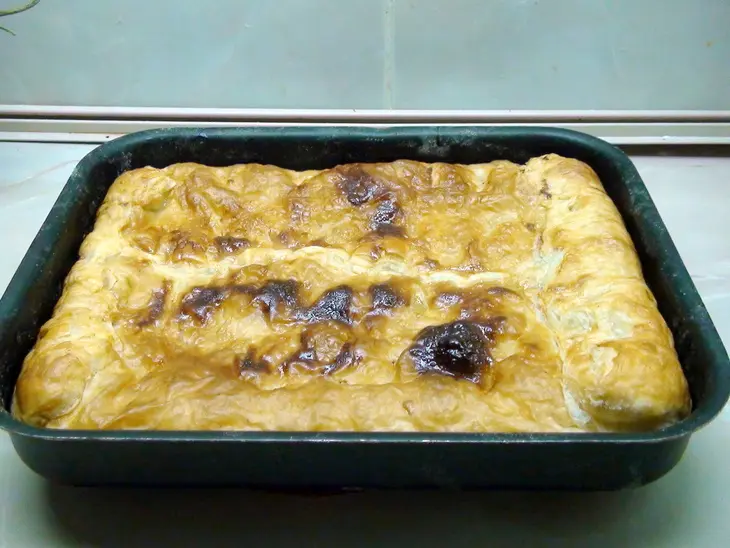 Пирог с рыбой, рисом и жареным луком: шаг 7
