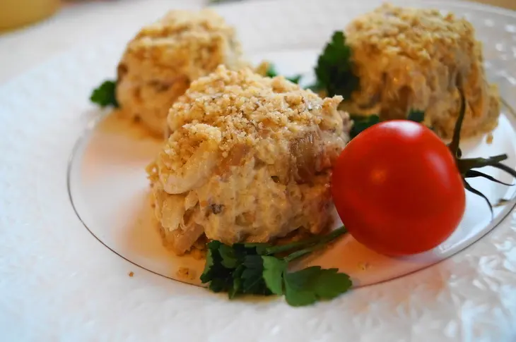 Салат с кальмарами и шампиньонами: шаг 9