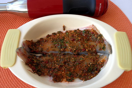 Рыба запеченная под лаймовой шармулой с картофельным салатом: шаг 2
