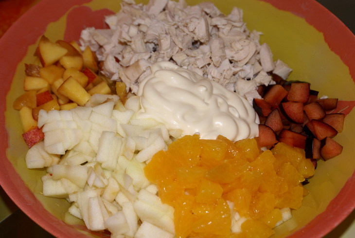 Салат с фруктами и куриной грудкой: шаг 1