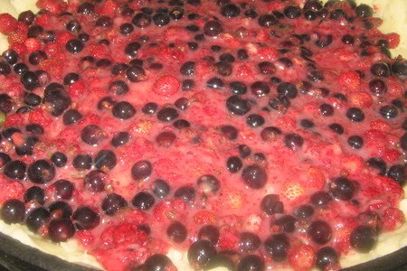 Пирог ягодный с шапкой из белков.: шаг 6