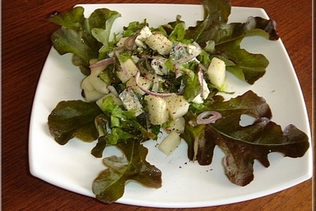 Салат с грушами и сыром дор блю: шаг 2