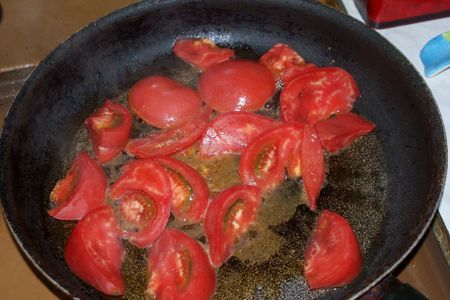Яичница с помидорами: шаг 1