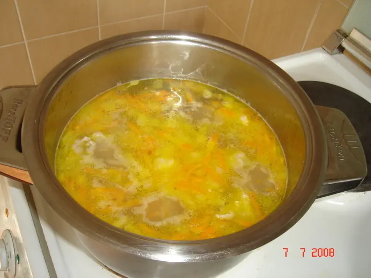 Суп с сырными лепёшечками: шаг 4