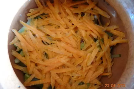 Жаркое из куриных сердец с гречкой и овощами под пикантной заливкой: шаг 4