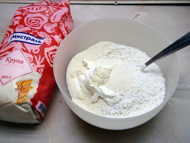 Десерт из манки с кокосом. восточное лакомство: шаг 2