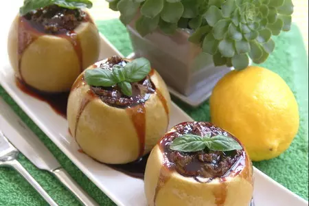 Яблоки запеченные с нежным куриным паштетом под ежевичным соусом: шаг 10