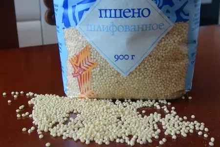 Пшённо-творожная запеканка с фруктами и красной смородиной: шаг 1