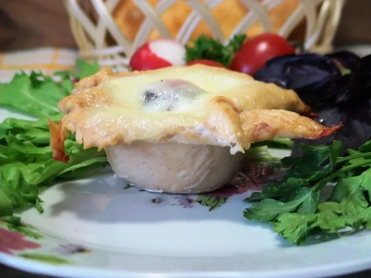 Куриные мешочки с помидорами и моцареллой.: шаг 5