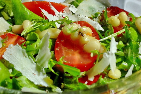 Салат с помидорами и пармезаном (фм): шаг 8