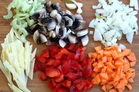 Рыба запеченная с овощами и горчичным соусом из брокколи: шаг 2