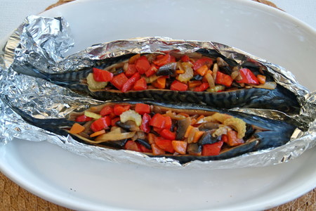 Рыба запеченная с овощами и горчичным соусом из брокколи: шаг 3