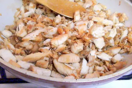 Салат с курицей, яйцом и сельдереем.: шаг 1