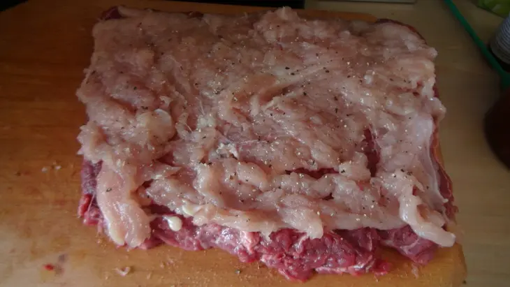 Рулет из говядины с курицей и белыми грибами в соевом соусе: шаг 1