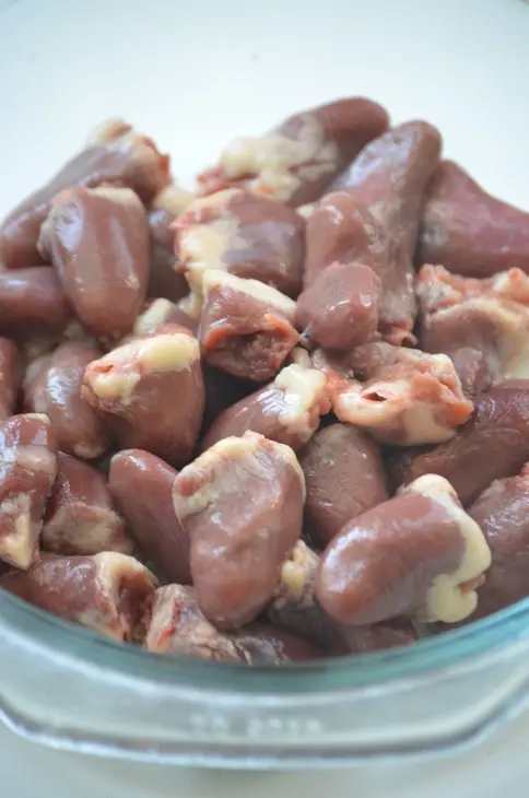 Цыплячьи сердечки с медом: шаг 1
