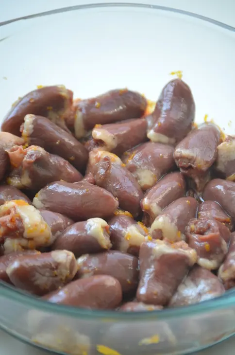 Цыплячьи сердечки с медом: шаг 3