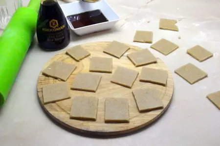 Крекер пикантный, с соевым соусом и сахарной корочкой: шаг 5