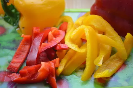 Кальмары,тушенные с перцем и кунжутом: шаг 5