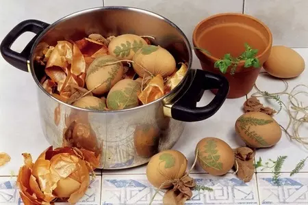 Красим яйца: шаг 2