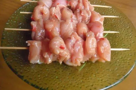 Куриные шашлычки на шпажках: шаг 4