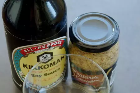 Салат из морепродуктов с черри и пармезаном: шаг 1