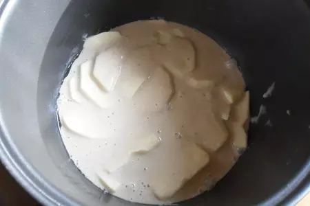 Шарлотка по-питерски в мультиварке: шаг 5