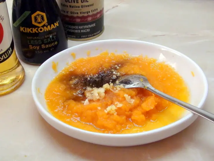Морковный соус с чесноком и имбирём.: шаг 3