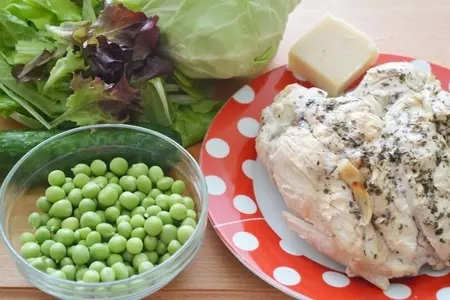 Салат с курицей и овощами. ну, вот оно - лето!: шаг 2