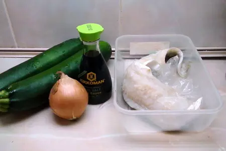 Рулетики из цукини с рыбой.: шаг 1