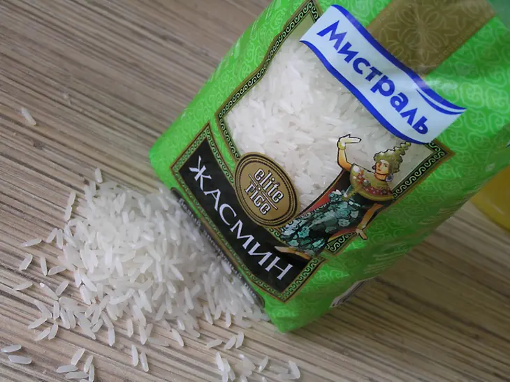 Рисовый пудинг в кокосовых сливках с грушей, апельсиновым соусом и кедровыми орешками. (тест-драйв): шаг 4