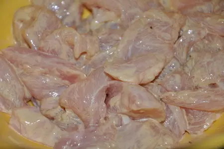 Теплая закуска с курицей и баклажанами + салат: шаг 1