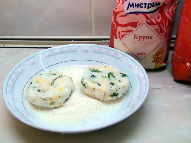 Биточки из риса с отварной курицей и сыром: шаг 2