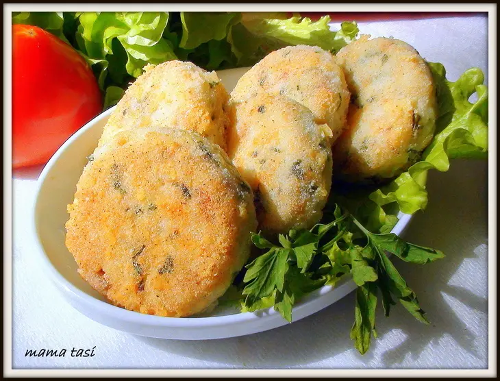Биточки из риса с отварной курицей и сыром: шаг 5