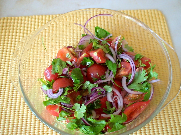 Салат из помидоров с багетом: шаг 4