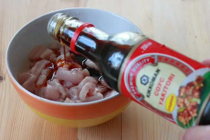 Рисовый салат с курицей, ананасами, карри и имбирем: шаг 1