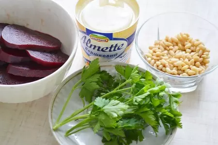 Маринованная свекла со сливочным сыром и кедровыми орешками.: шаг 2