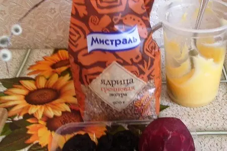 Гречневая каша с черносливом и свеклой.: шаг 1