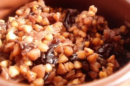 Гречневая каша с черносливом и свеклой.: шаг 8